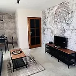 Daire Blue Summer I Varna